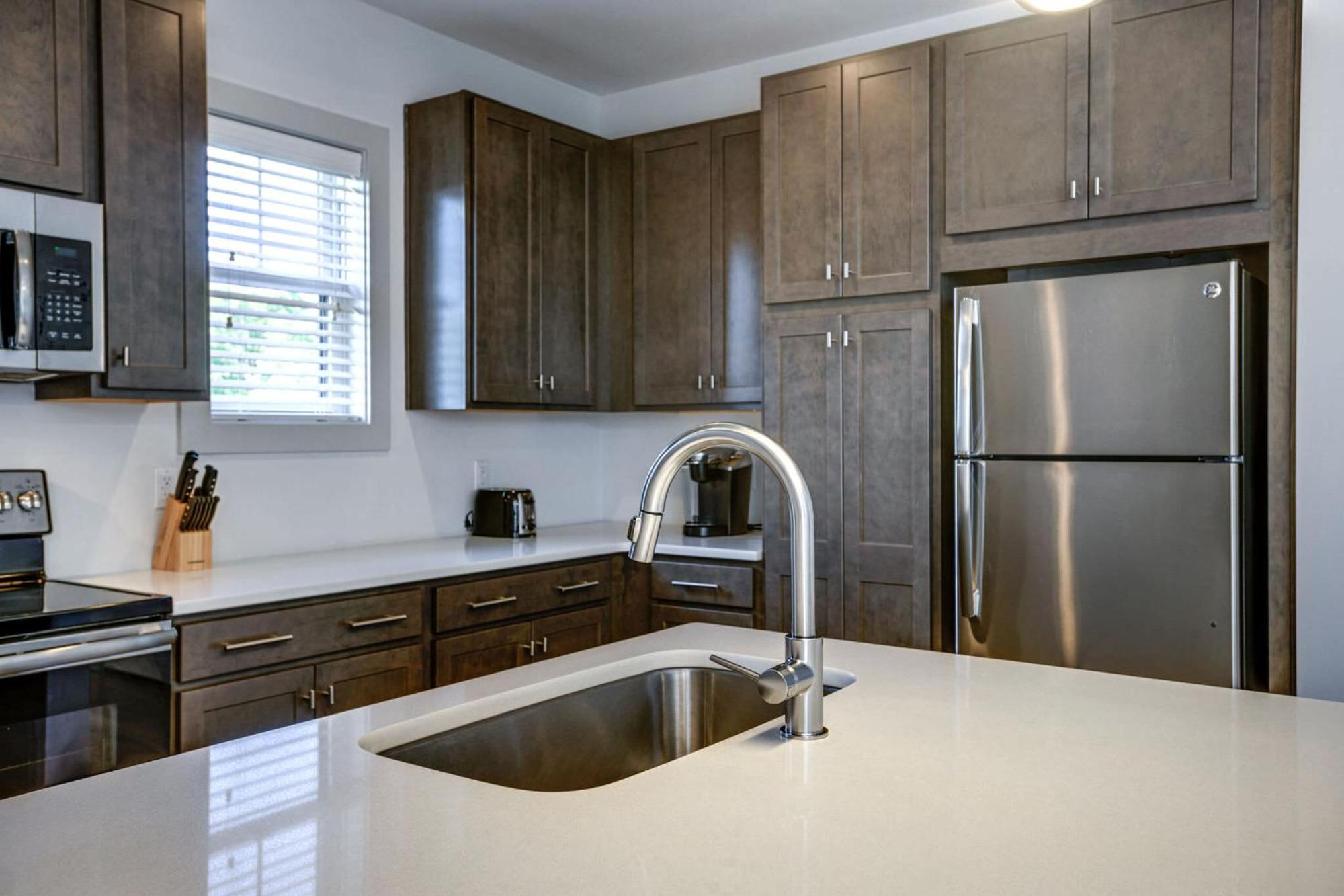 Holiday home Quiet - Prime Locale Within Mins To Dt *