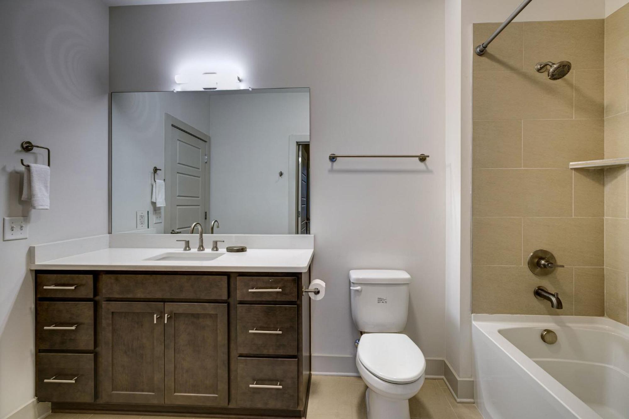 Quiet - Prime Locale Within Mins To Dt