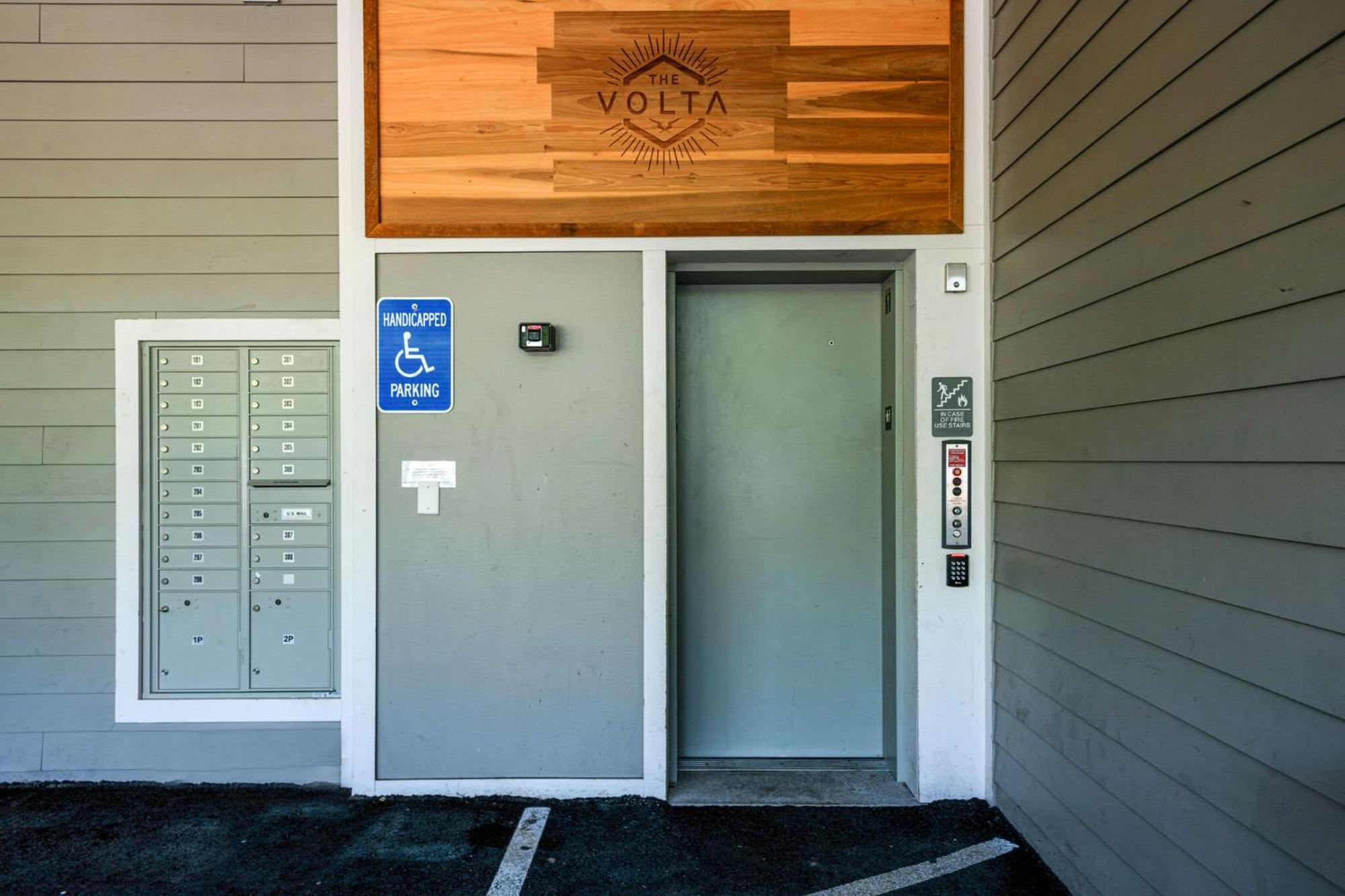 Holiday home Quiet - Prime Locale Within Mins To Dt *