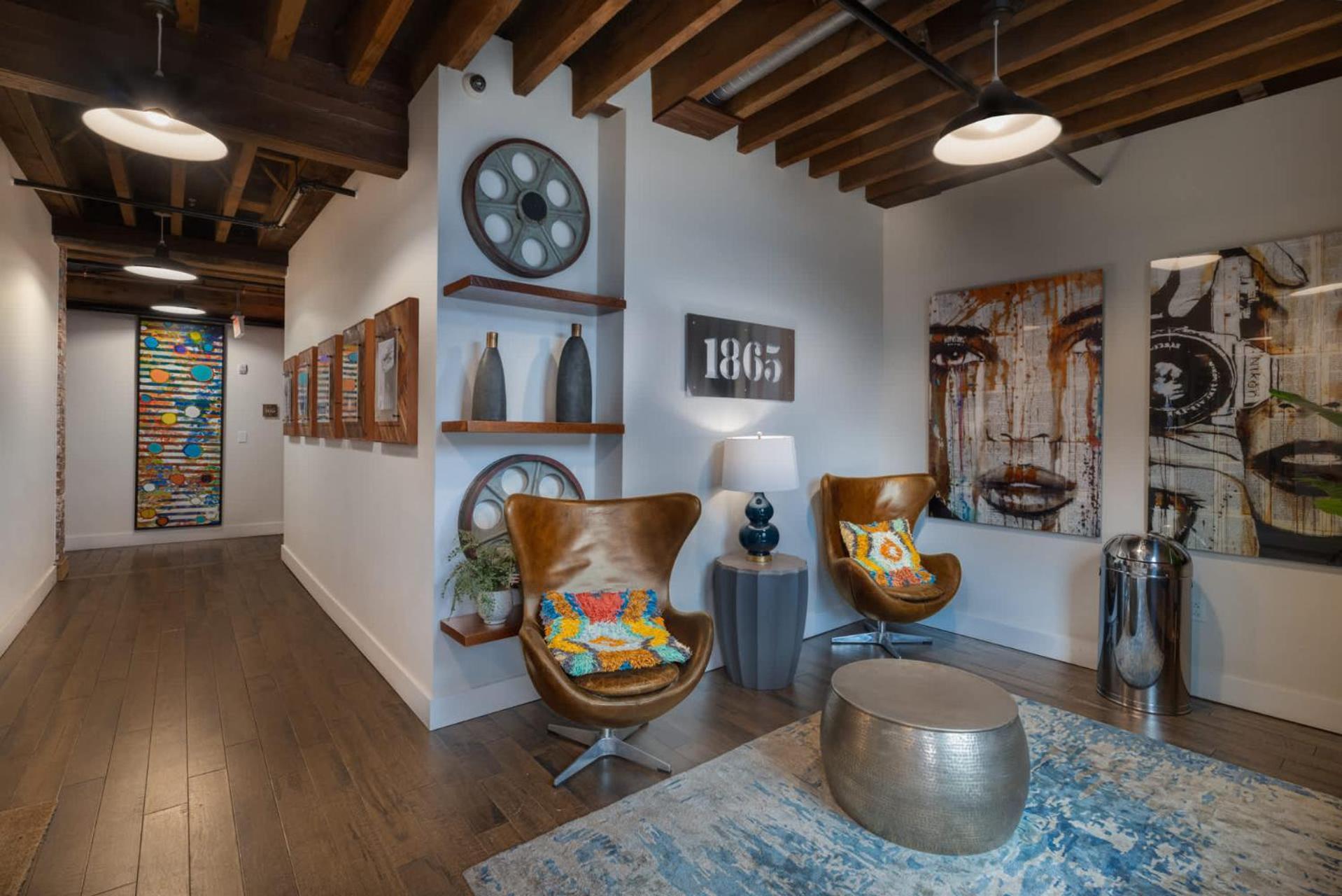 The 1865 Honky Tonk Chic And Luxurious * Nashville