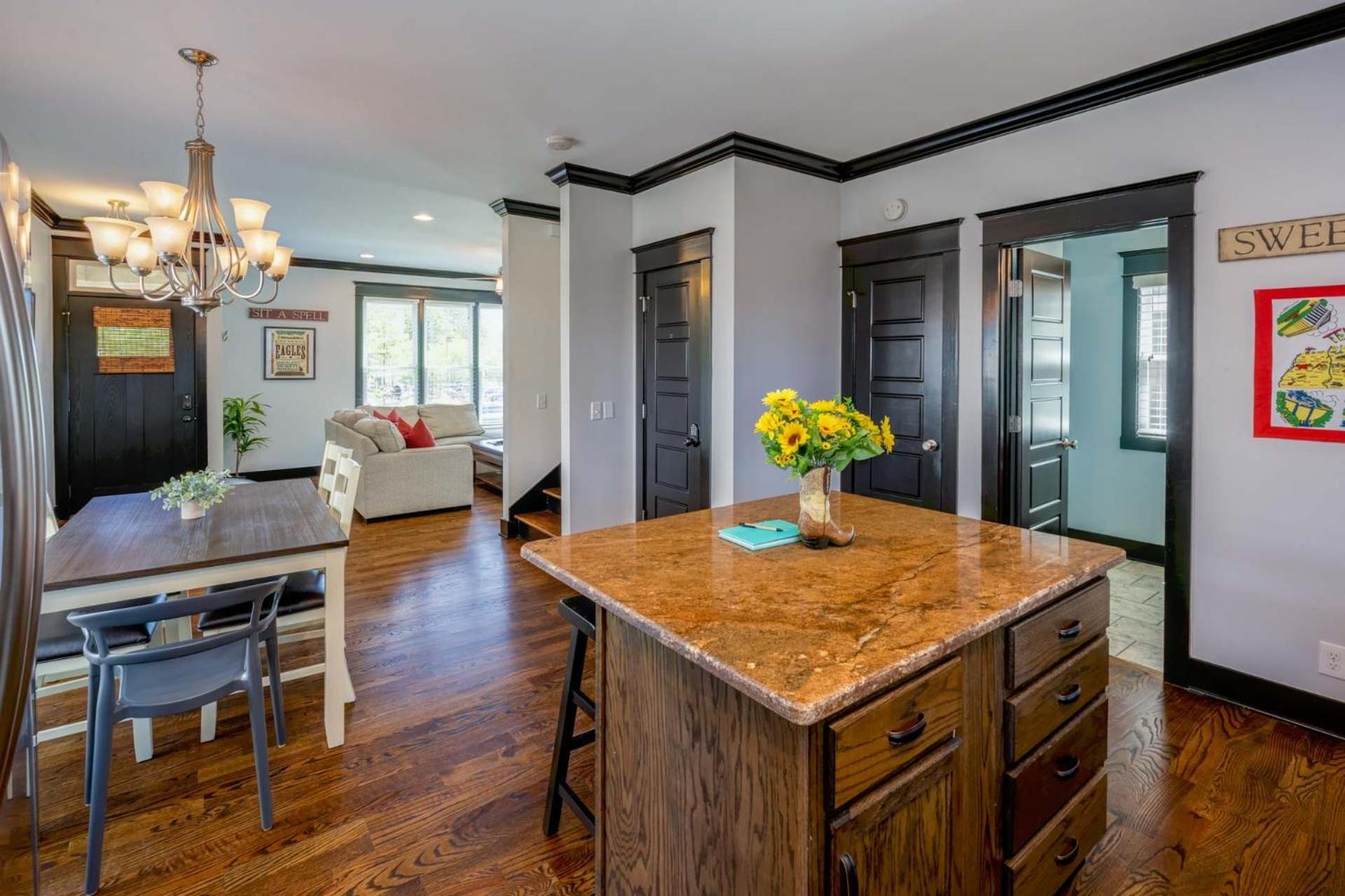 Hello Goodbye - Ultimate Experience * Nashville