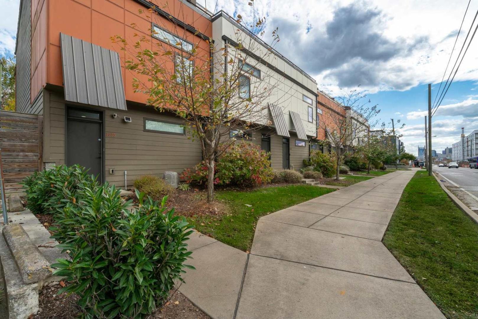 Holiday home Modern 2 Bdr Townhome Minutes From Downtown Nashville