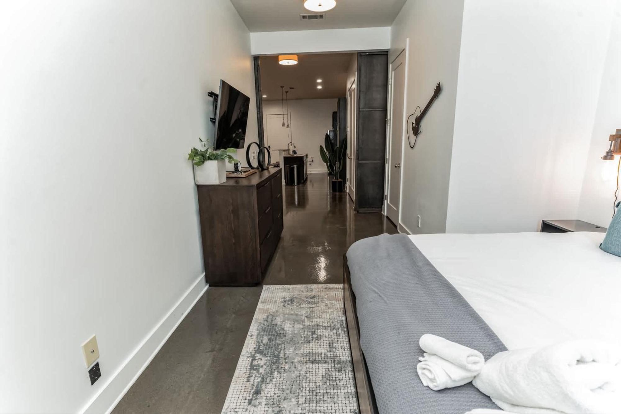 1 Bedroom Loft Near Centennial Park