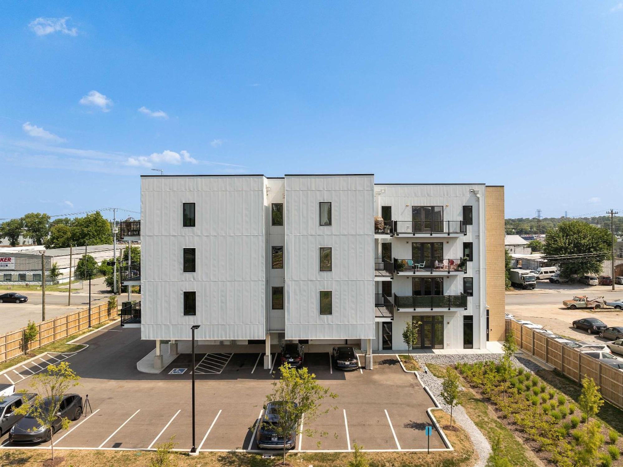 Penthouse View Flat Modern Design With Balcony Apartment