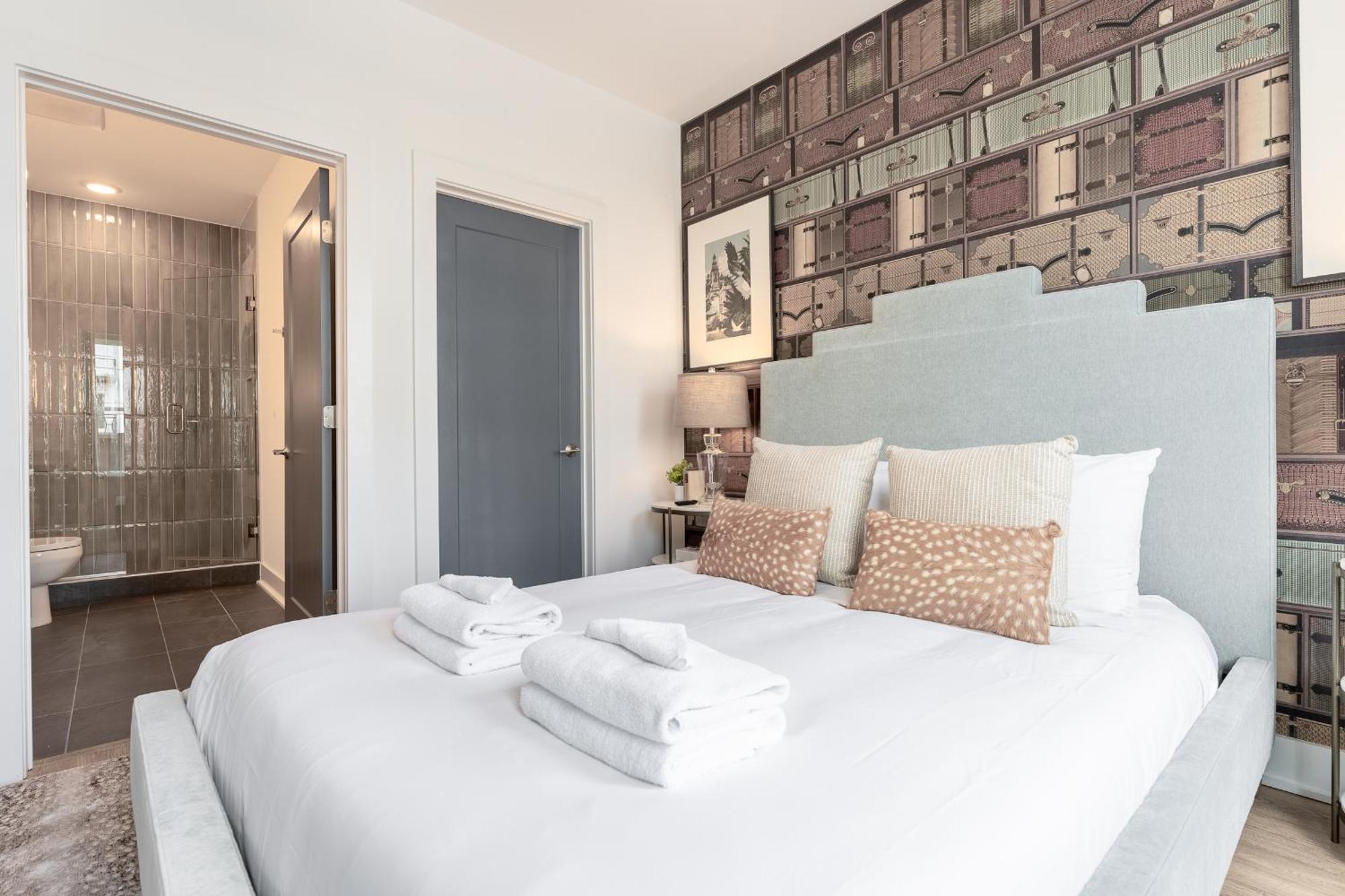 Ophelia & Owen At The Lucy By Local Holiday home