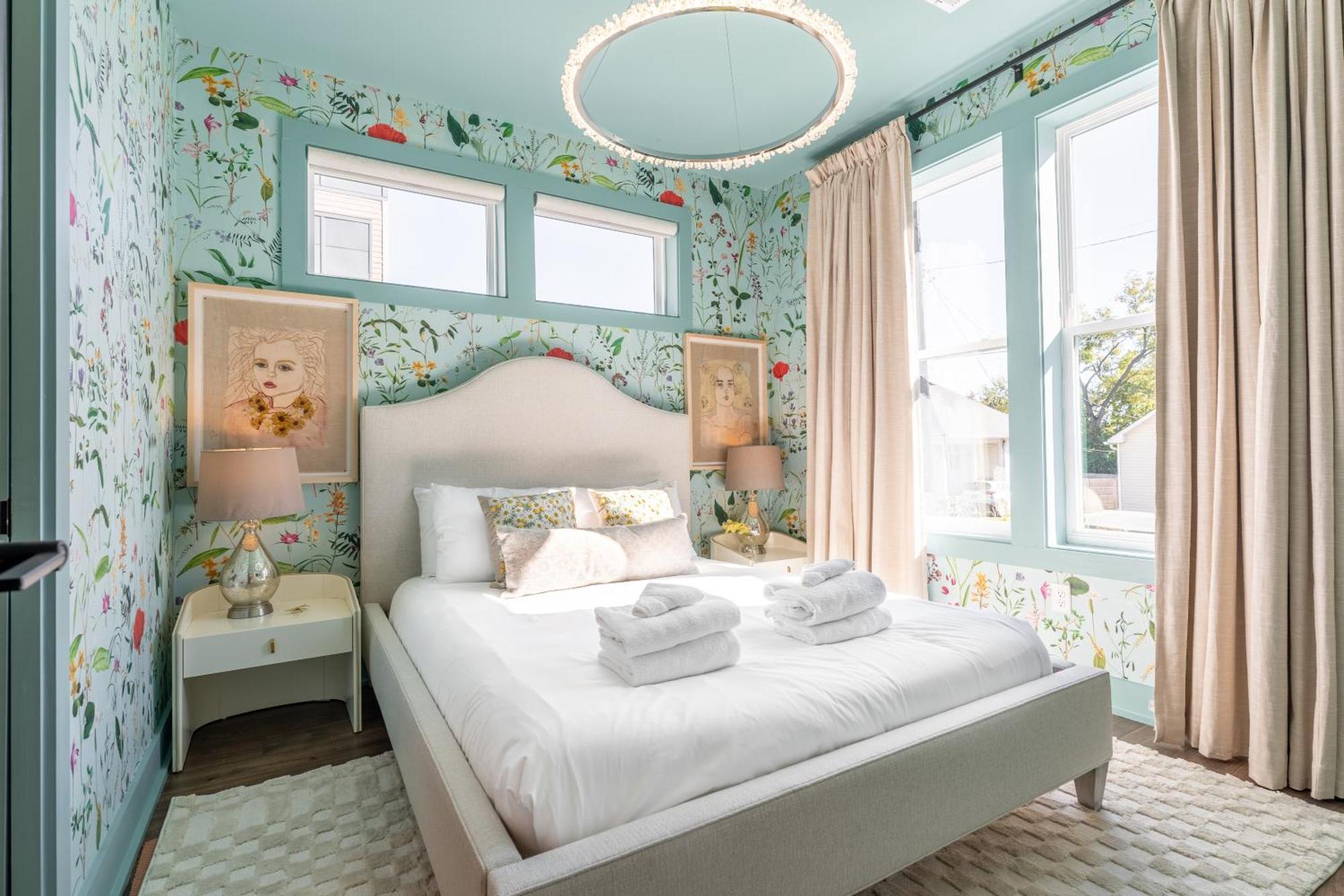 Ophelia & Owen At The Lucy By Local *