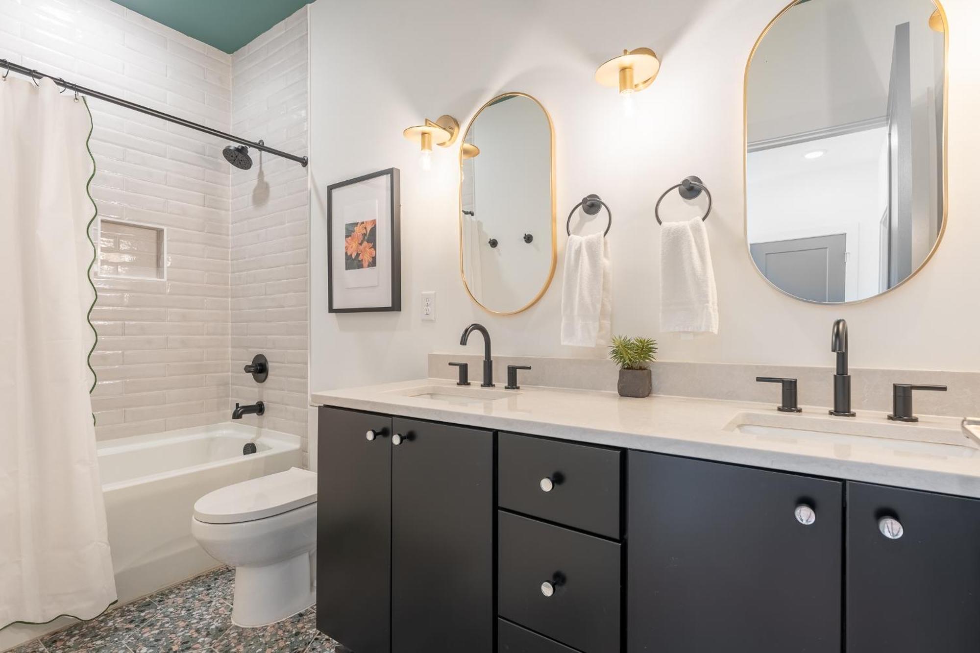 Mira & Milo At The Lucy By Local * Nashville