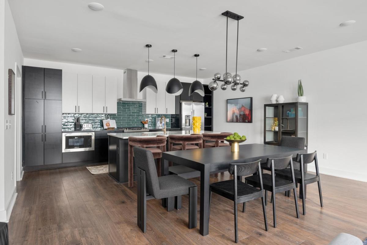 Ivy And Ivan At The Lucy By Local *