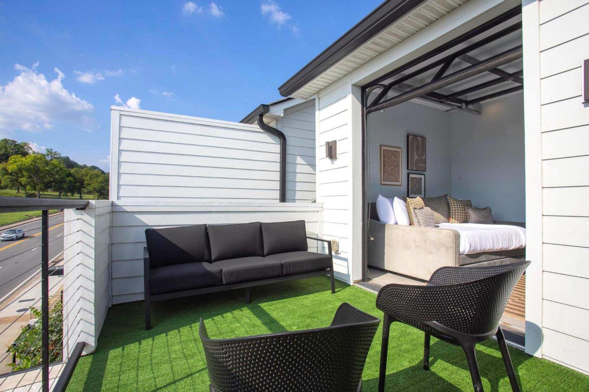 Charm Near Broadway In Walkable 8th Ave S Holiday home *