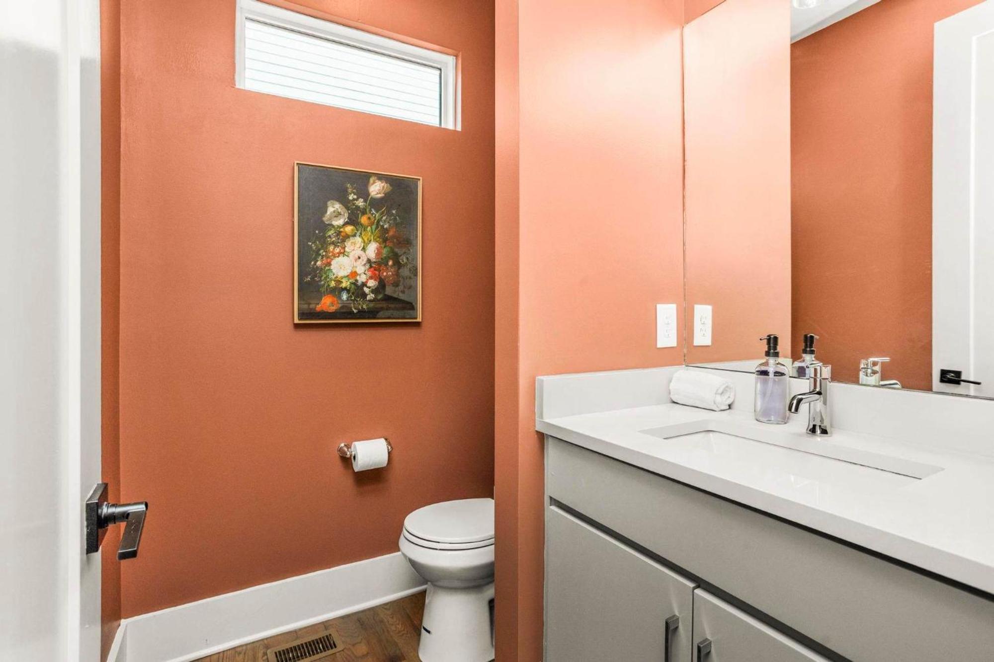 Holiday home Charm Near Broadway In Walkable 8th Ave S