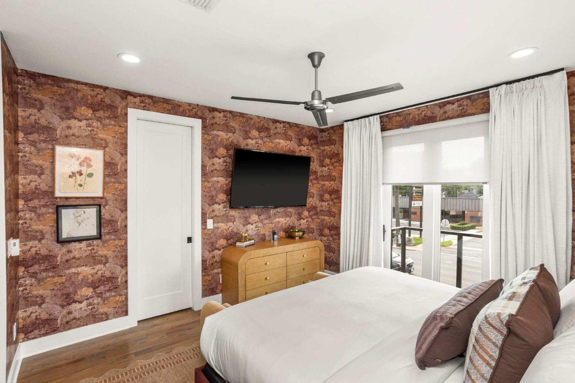 Charm Near Broadway In Walkable 8th Ave S