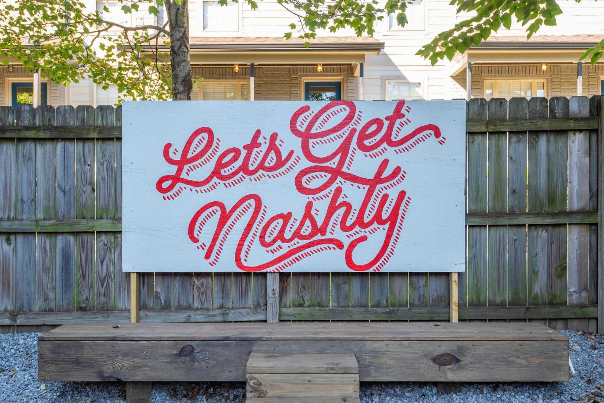 The Dolly House 8br Sleeps 24 5min To Dt Holiday home