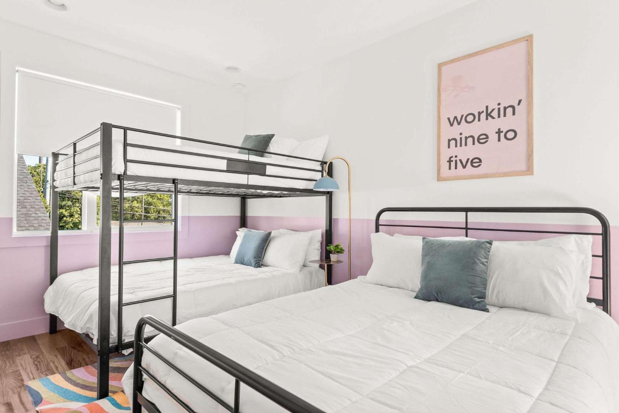 The Dolly House 8br Sleeps 24 5min To Dt Holiday home *