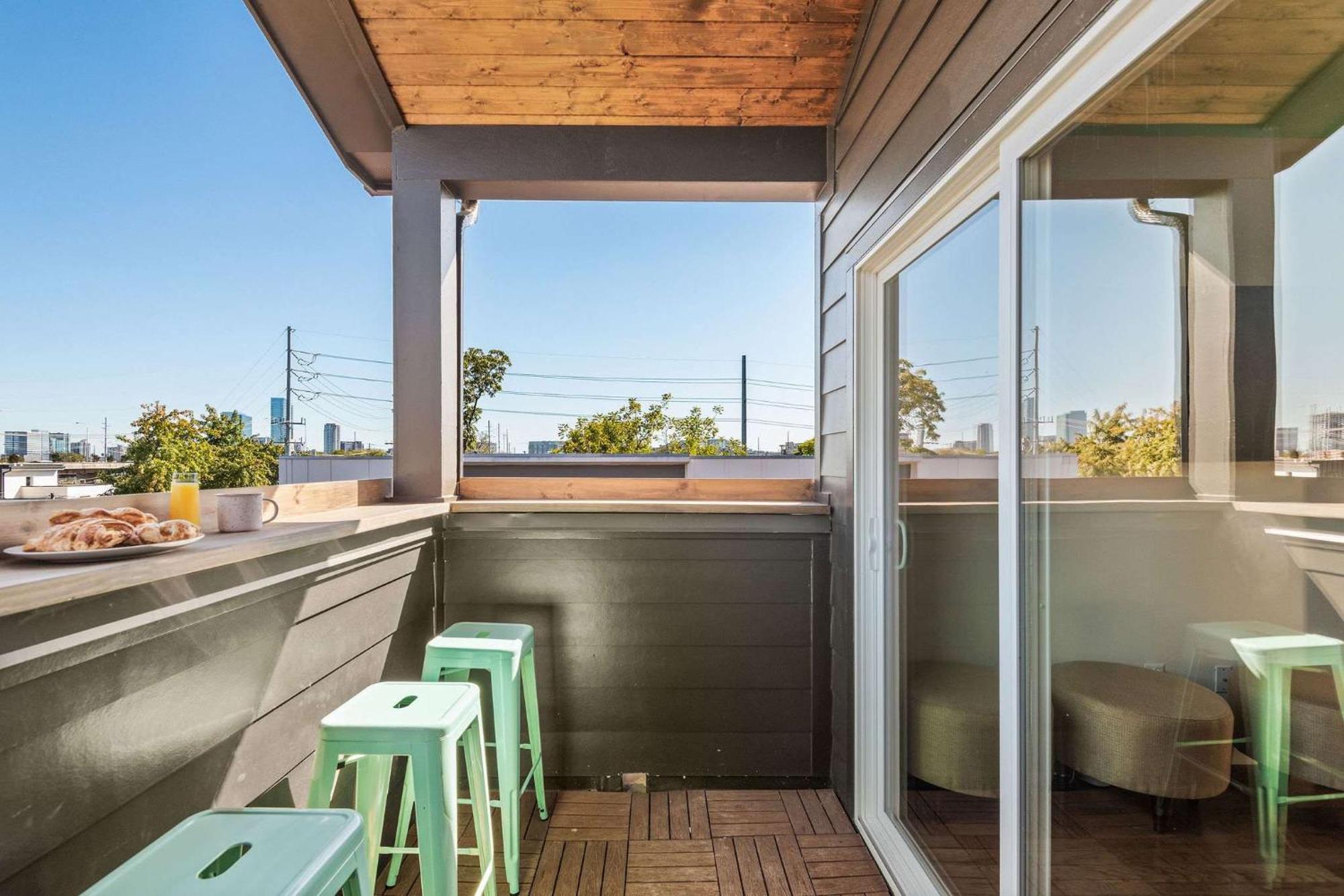 The Dolly House 8br Sleeps 24 5min To Dt *