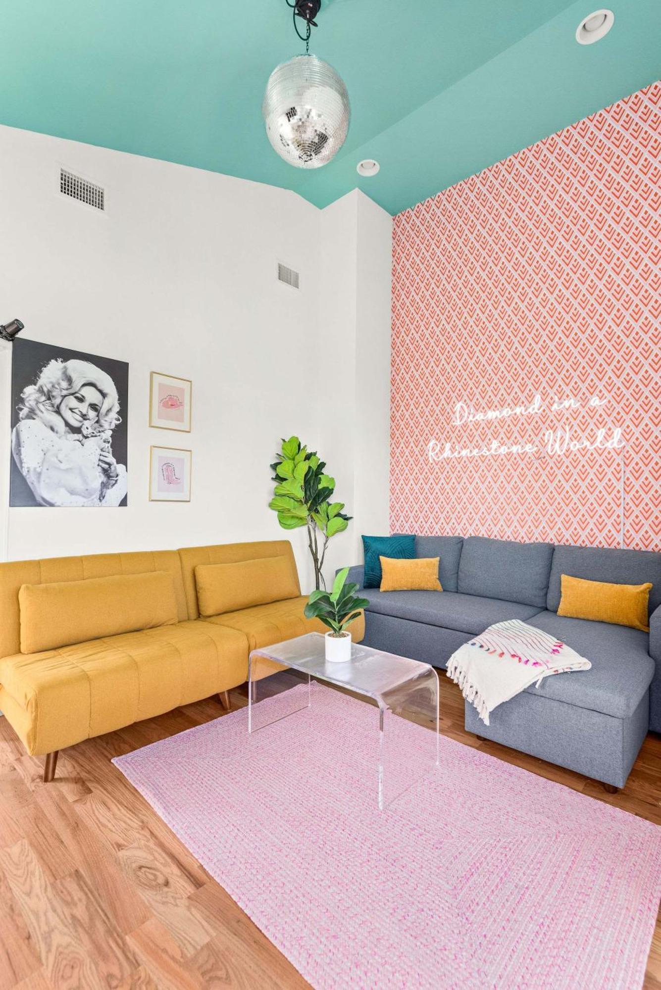 The Dolly House 8br Sleeps 24 5min To Dt Holiday home