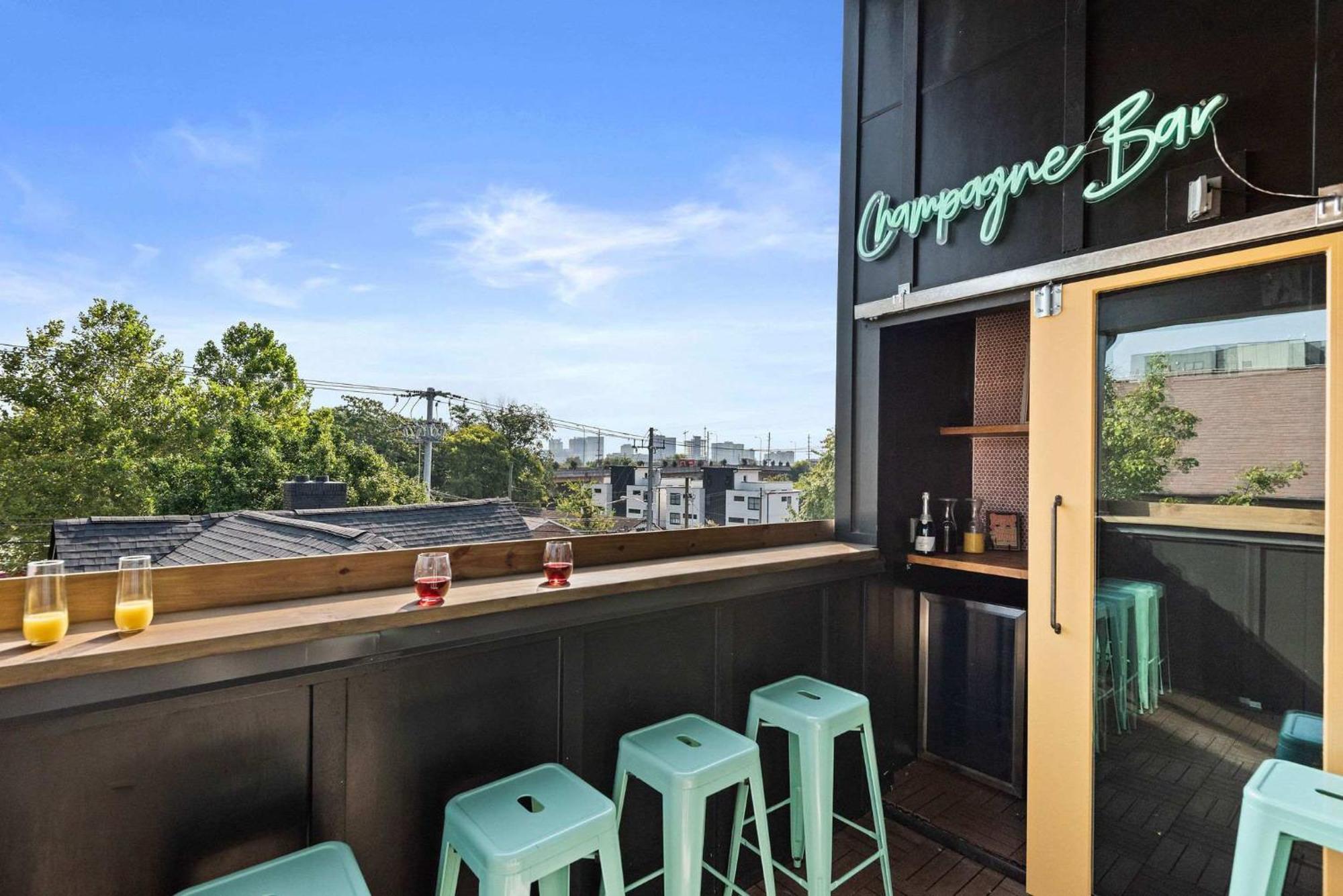 Holiday home The Dolly House 8br Sleeps 24 5min To Dt Nashville