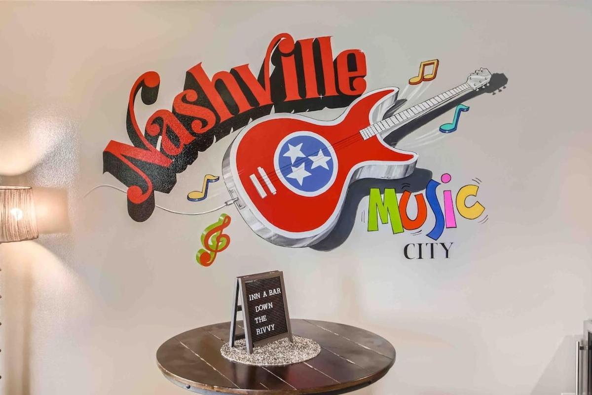Uncork And Unwind Free Parking Pool Walk To Broadway! Apartment Nashville