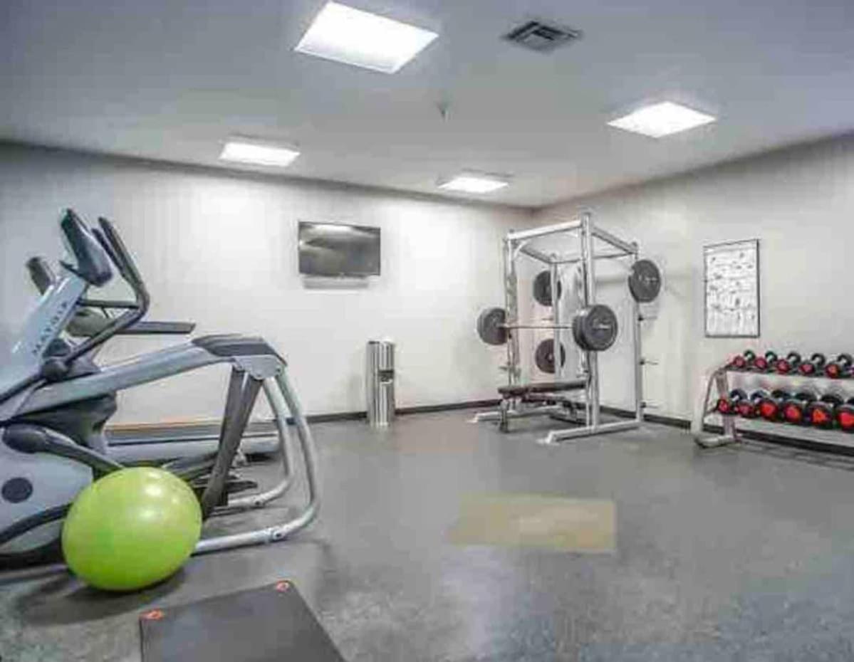 Uncork And Unwind Free Parking Pool Walk To Broadway! *