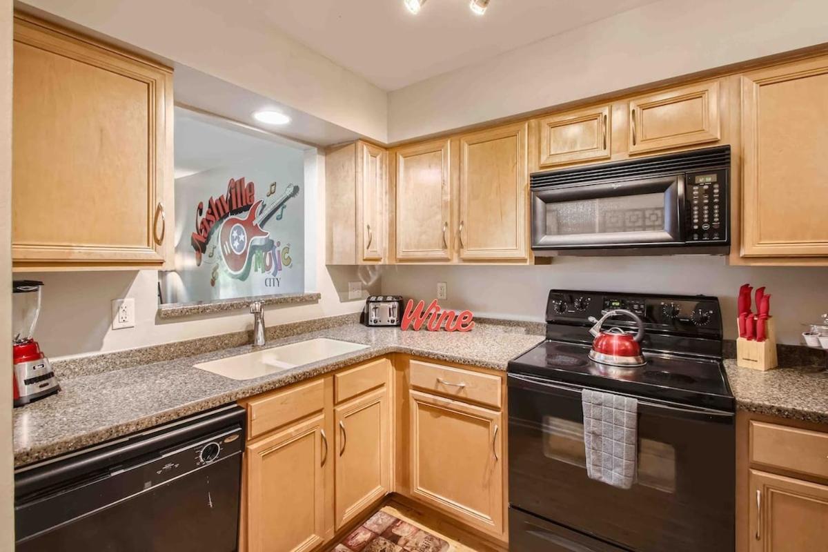 Uncork And Unwind Free Parking Pool Walk To Broadway! *