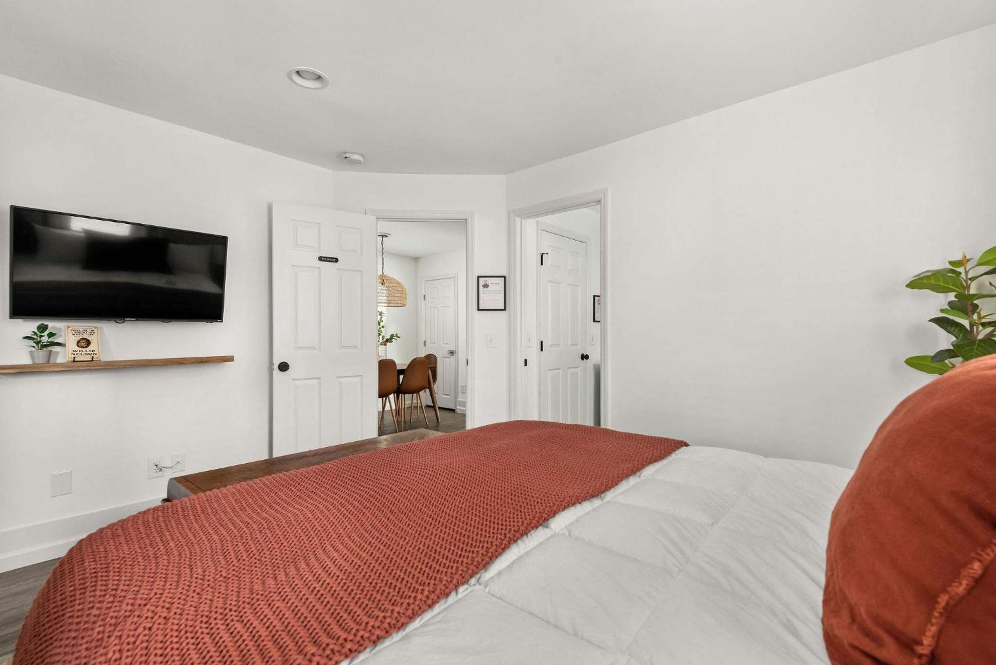 Dolly Johnny Willie Inspired 5 Min From *