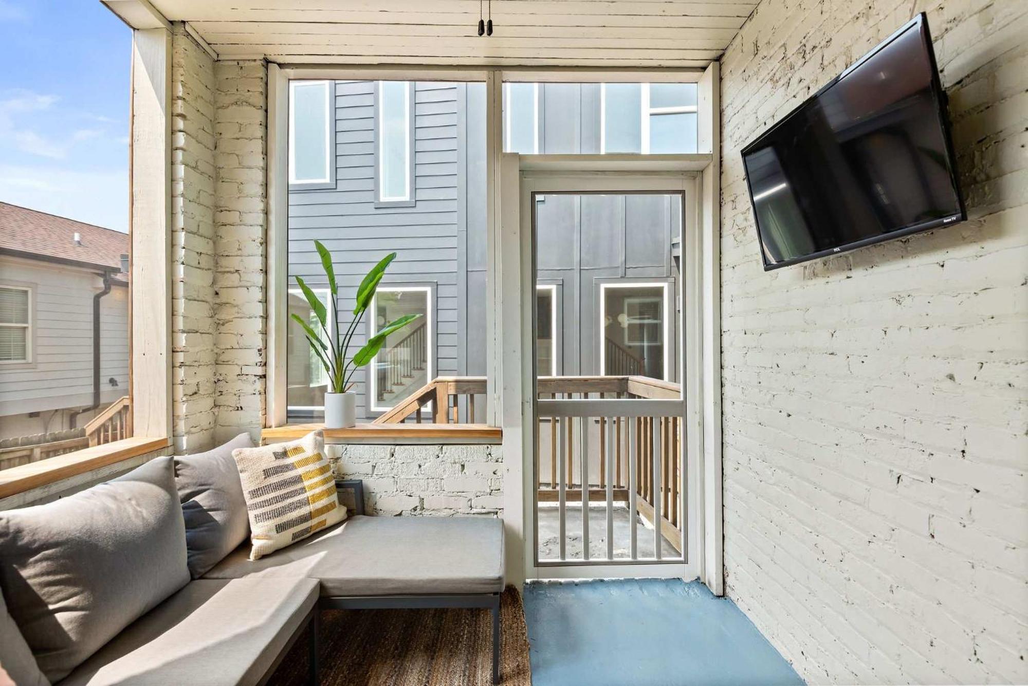 Dolly Johnny Willie Inspired 5 Min From