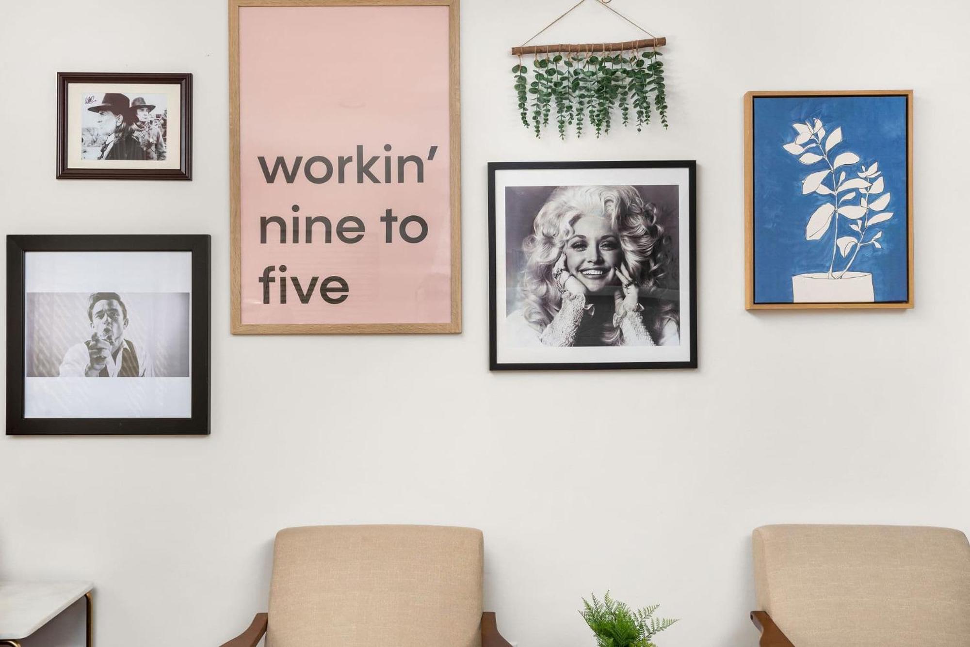 Holiday home Dolly Johnny Willie Inspired 5 Min From *