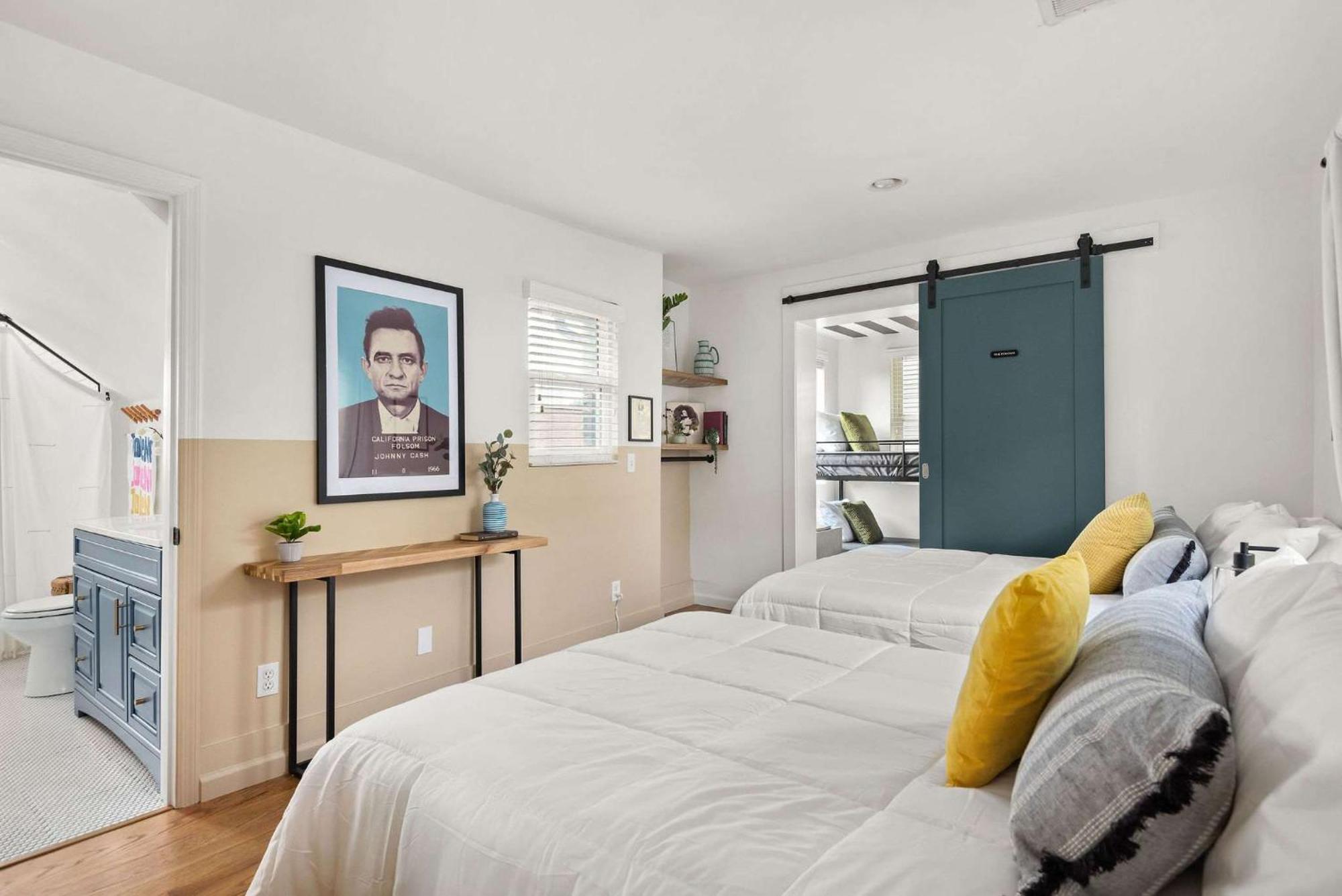 Holiday home Dolly Johnny Willie Inspired 5 Min From Nashville