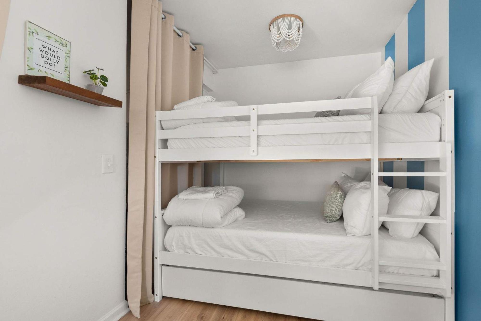 Apartment Dolly On Music Row Sleeps 12