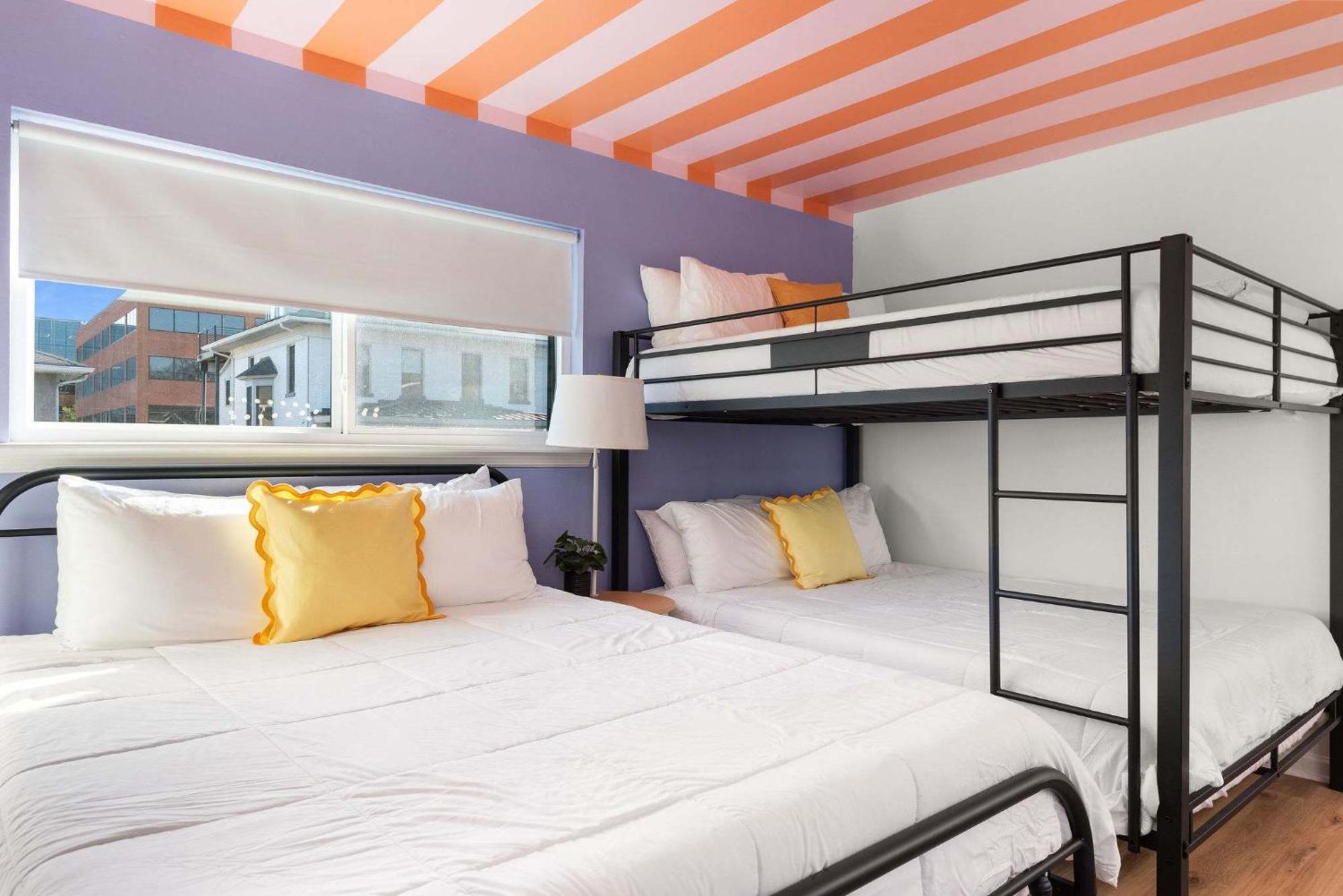 Dolly On Music Row Sleeps 12 Apartment