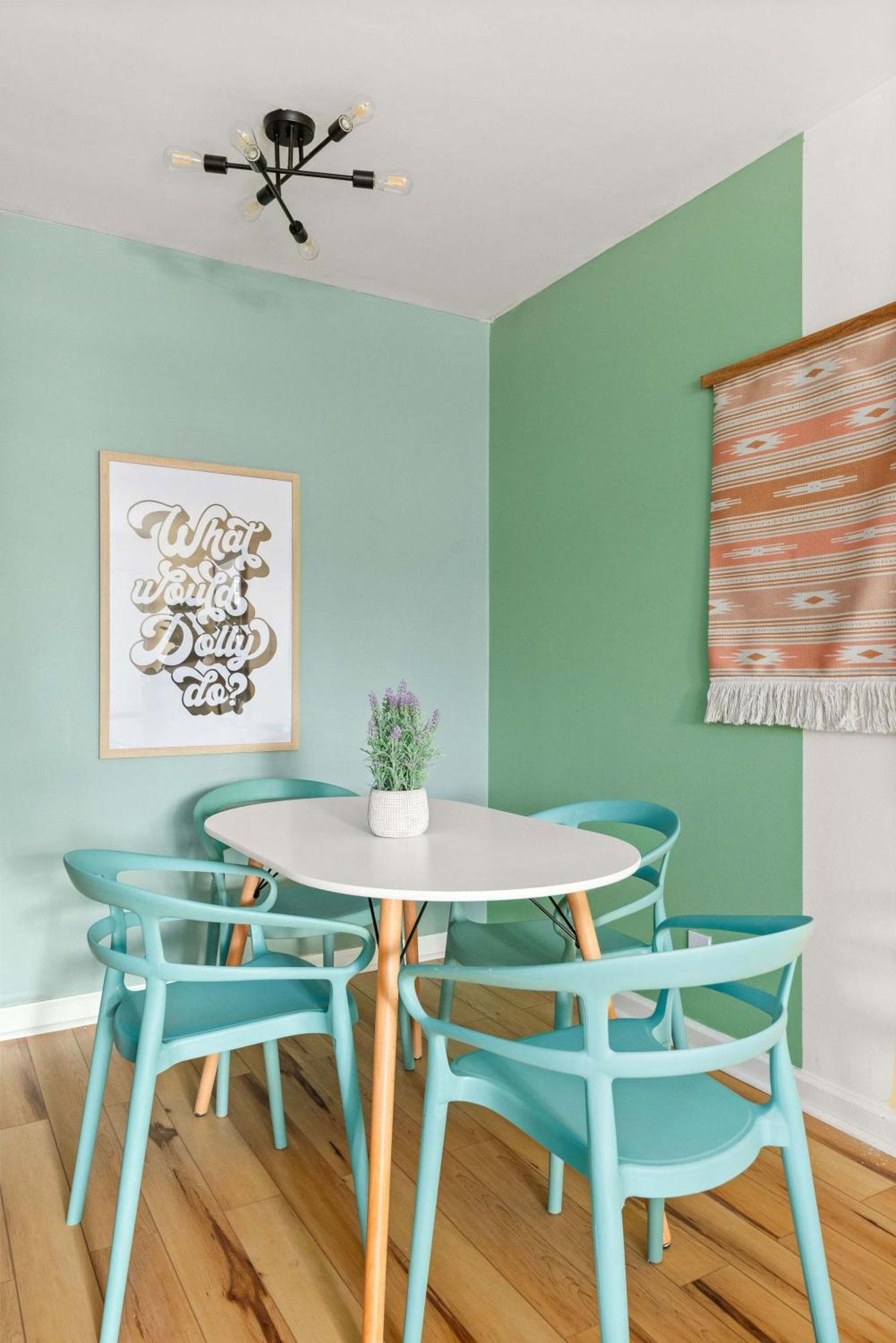 Dolly's Oasis On Music Row Apartment *