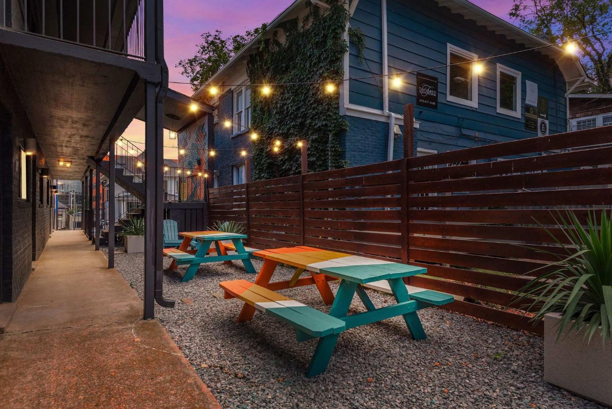 Dolly's Oasis On Music Row Apartment *