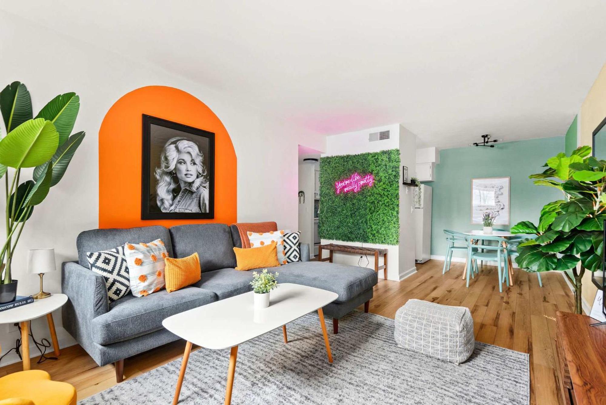 Apartment Dolly's Oasis On Music Row