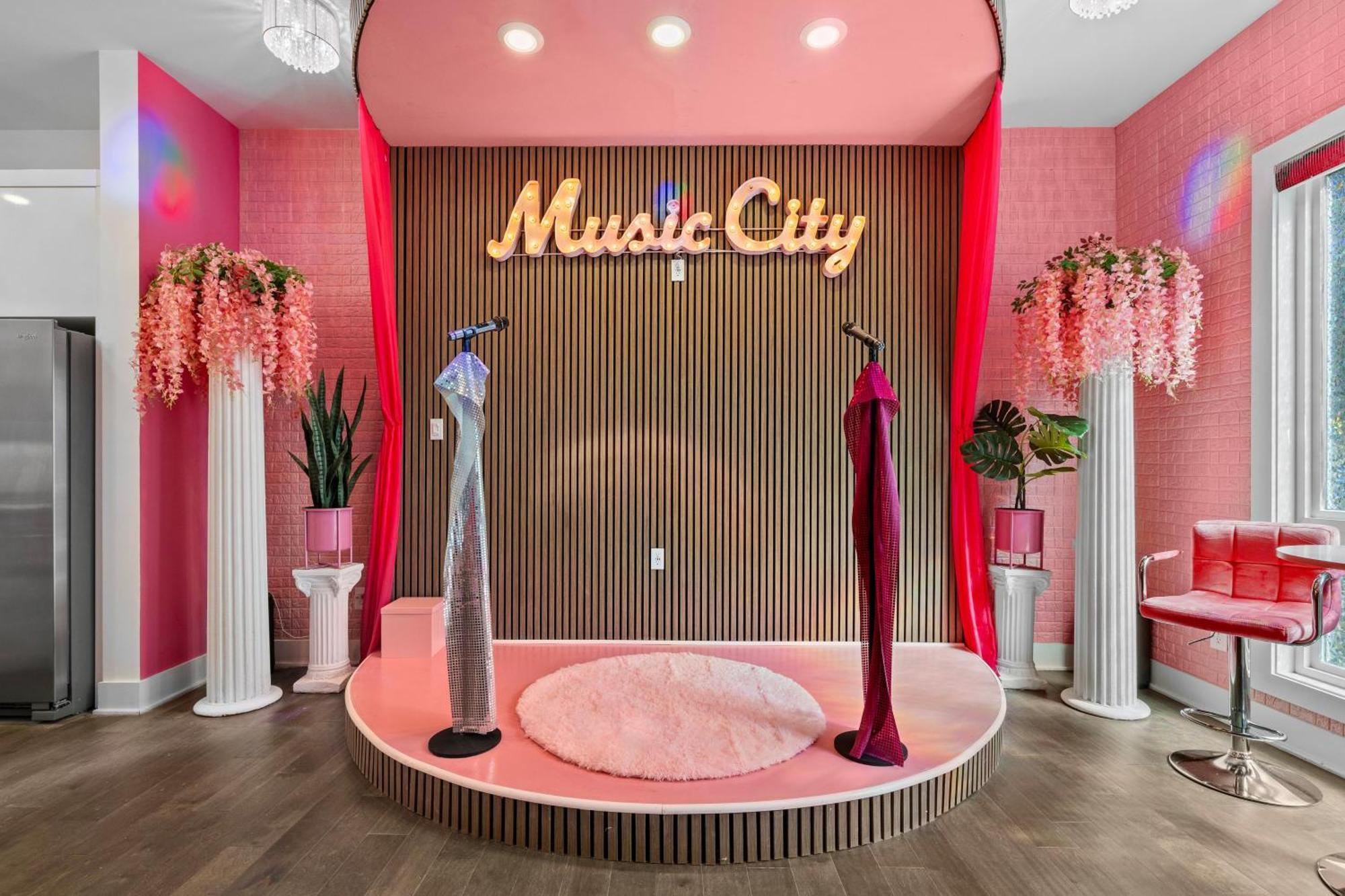 Apartment Barbie's Bachelorette Bash!