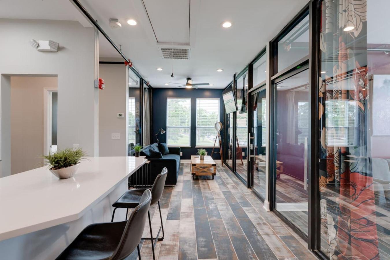 Modern Getaway Near Vandy * Nashville