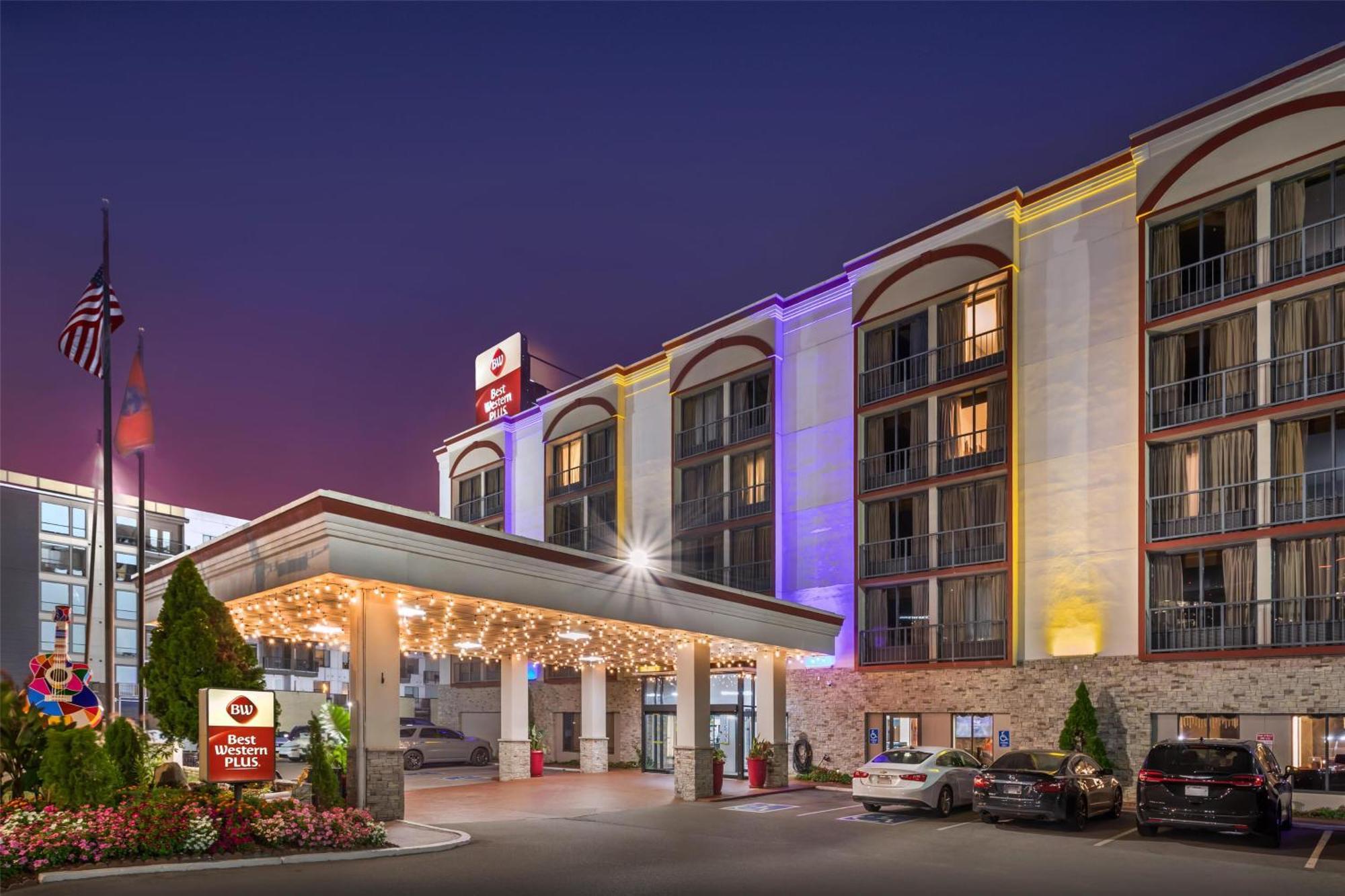 Western Downtown Music Row Hotel 3*