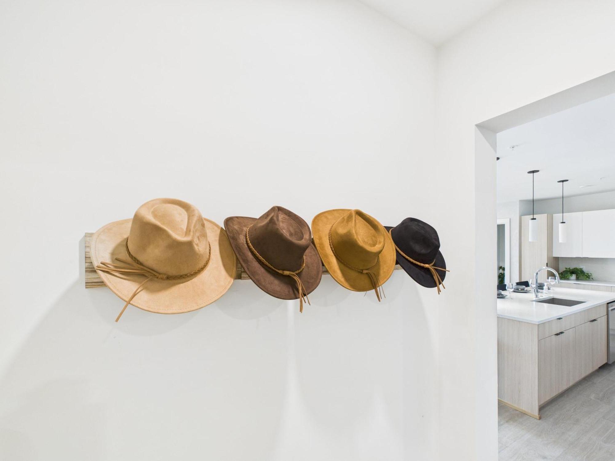 Hyve - Mahogany - Walk To Broadway Nashville