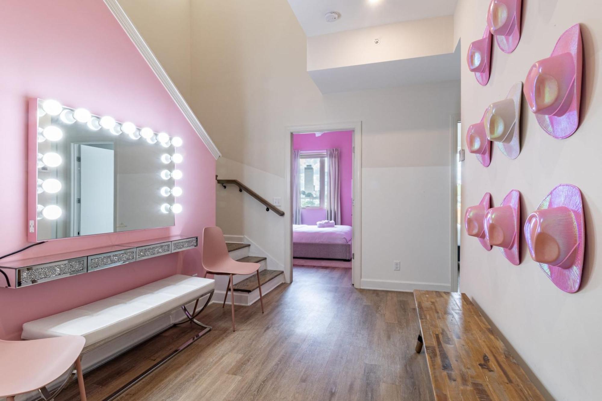 The Conway By Avantstay Apartment