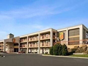 Super 8 By Wyndham Hermitage 2*