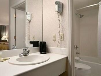 Super 8 By Wyndham Hermitage