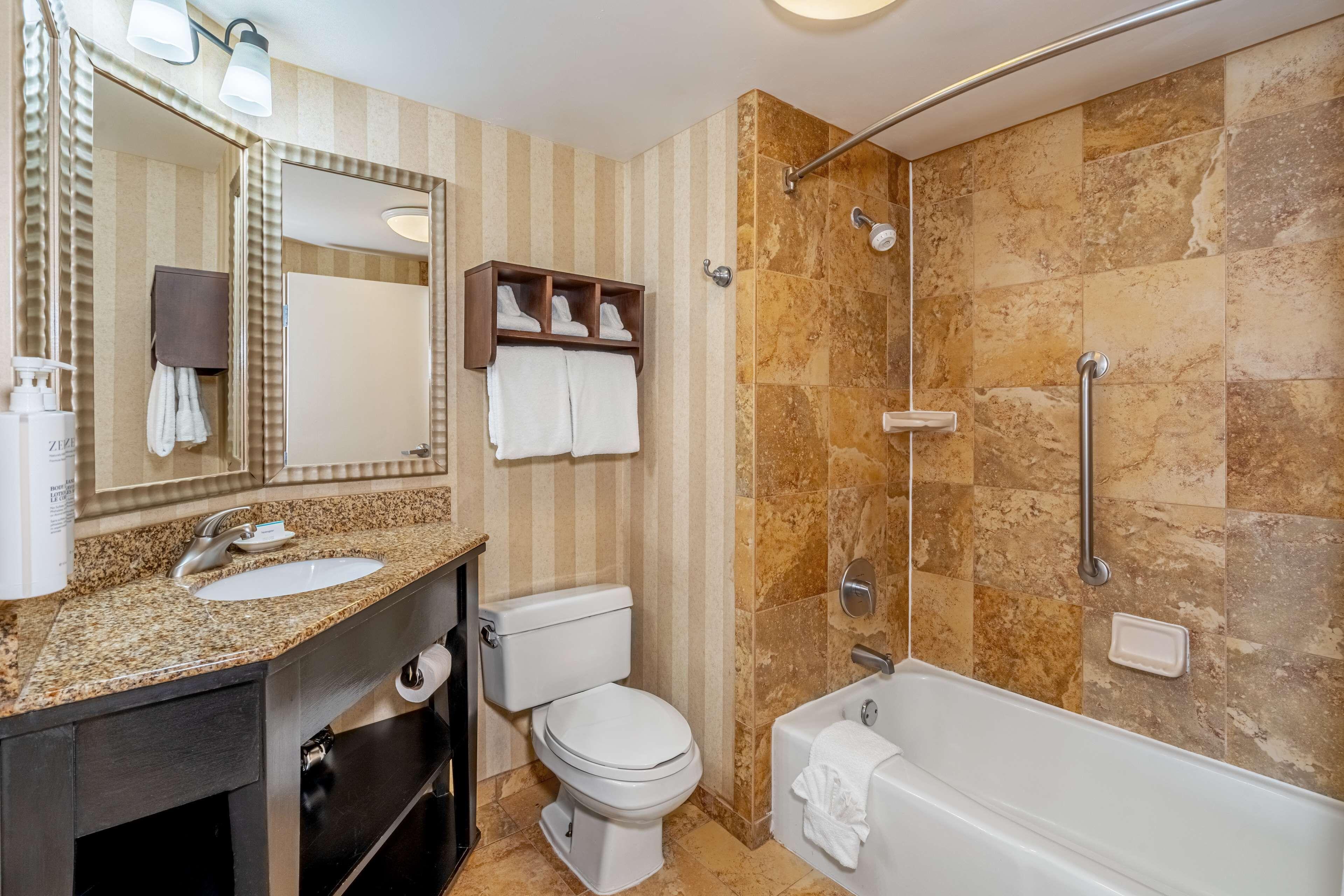 Hampton / Vanderbilt