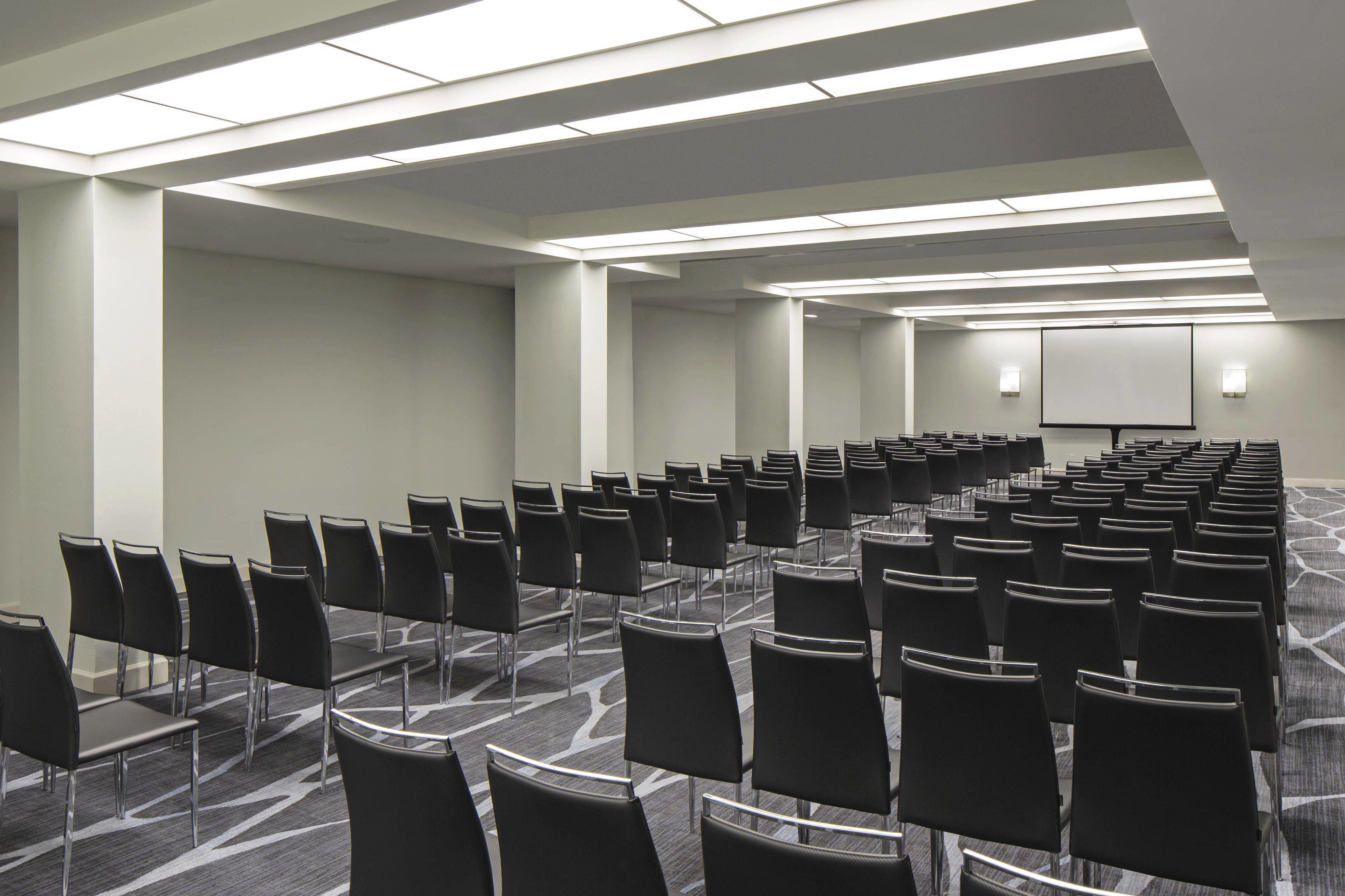 Sheraton Grand Downtown 4*