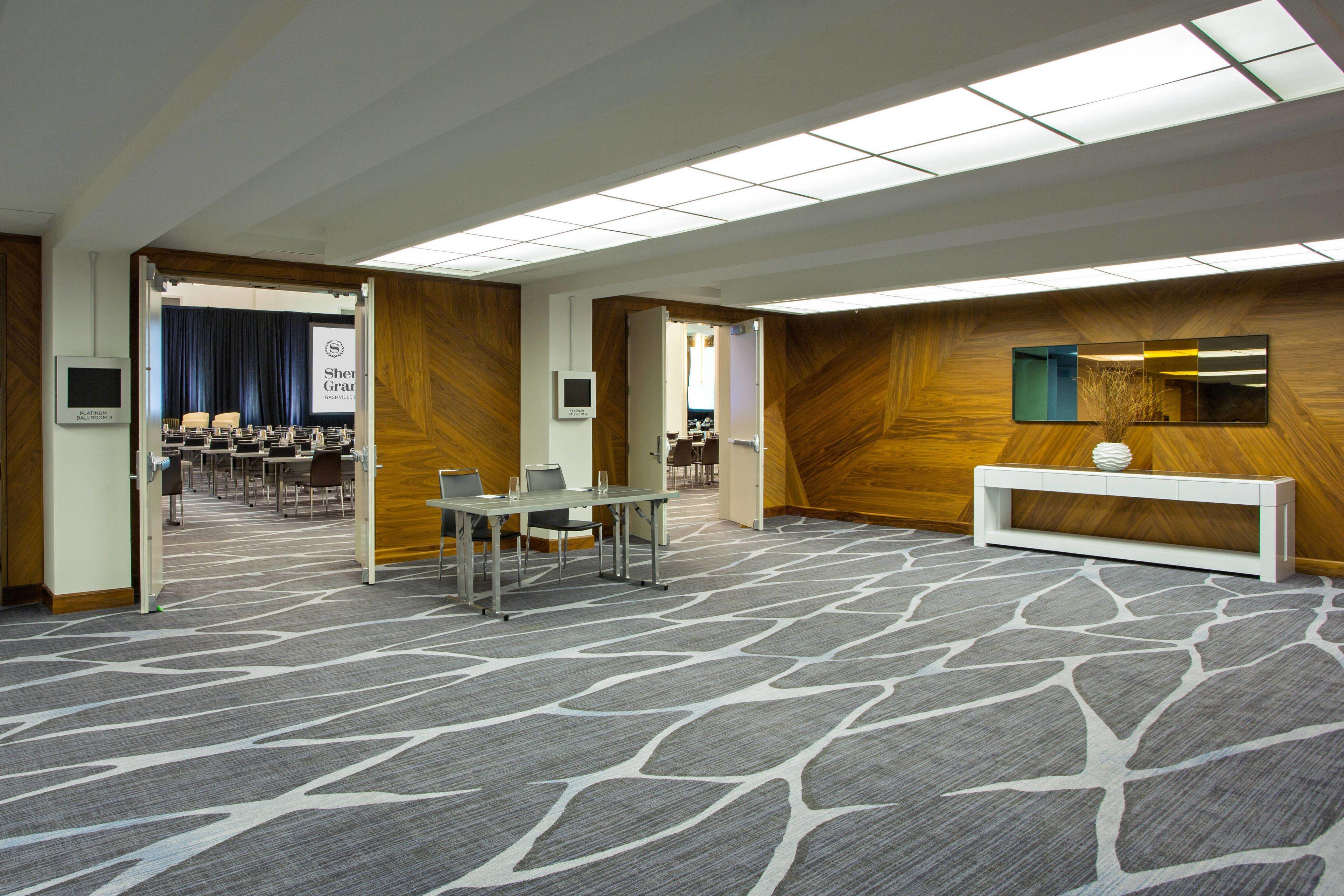 Hotel Sheraton Grand Downtown 4*