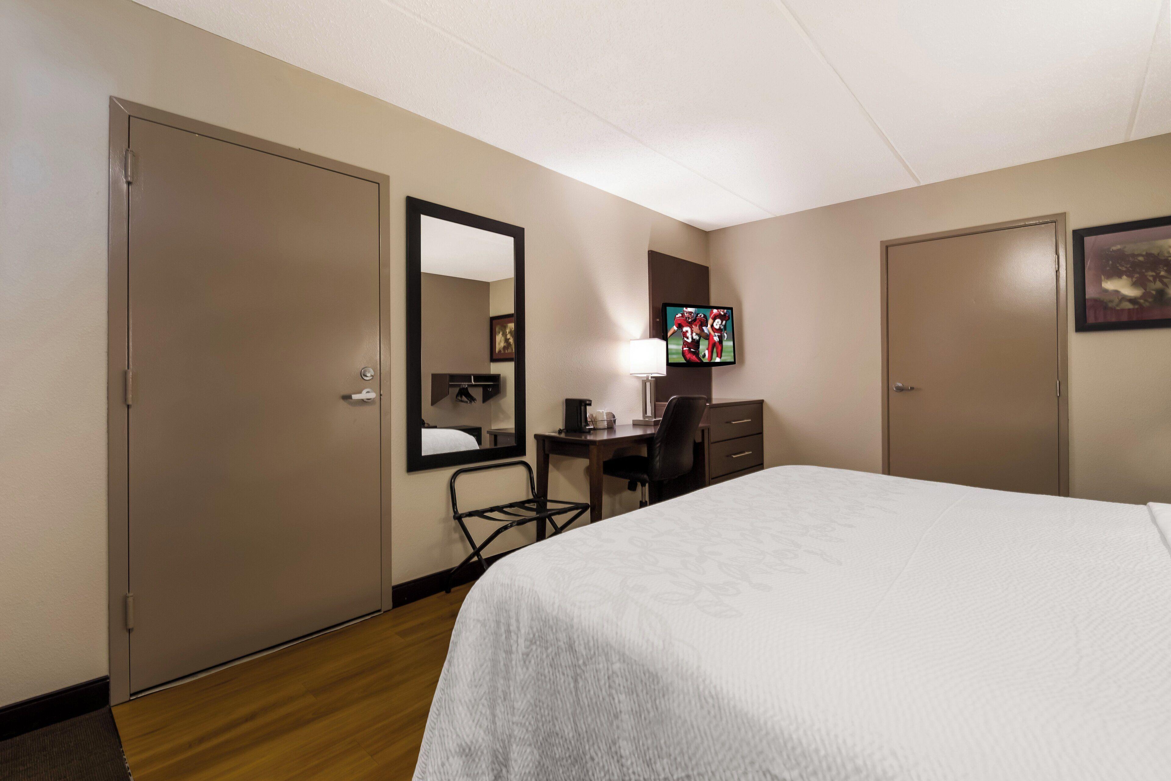 Red Roof Plus+ Airport Hotel