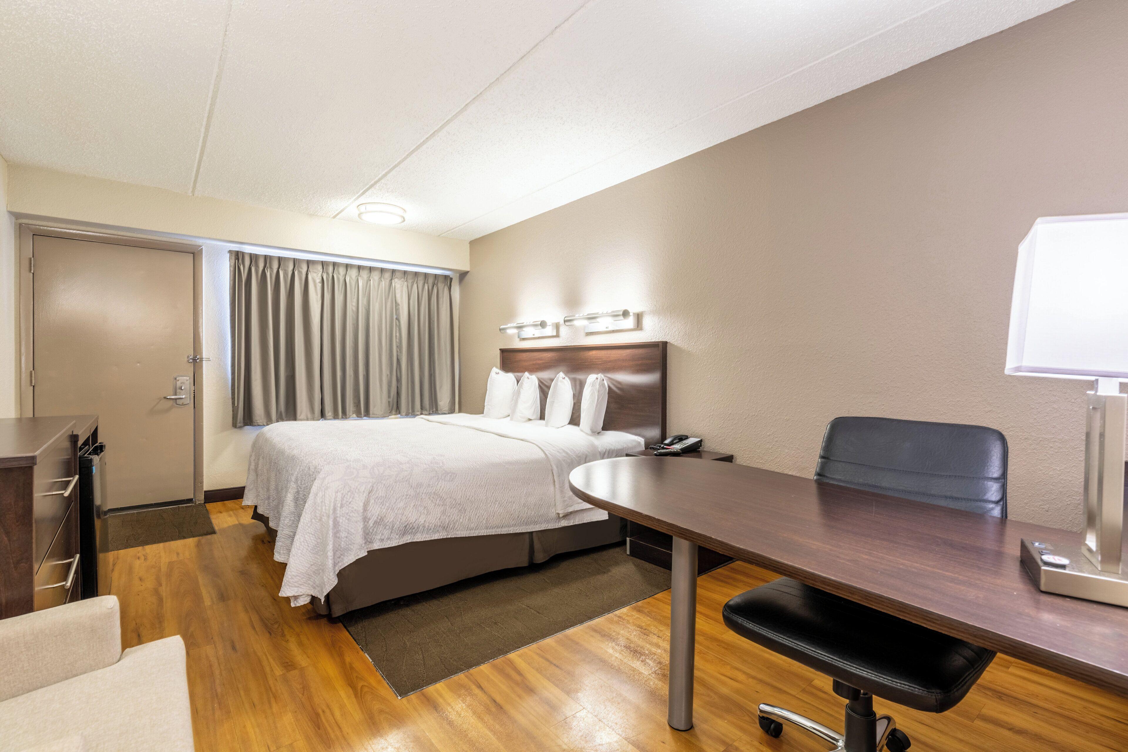 Red Roof Plus+ Airport Nashville