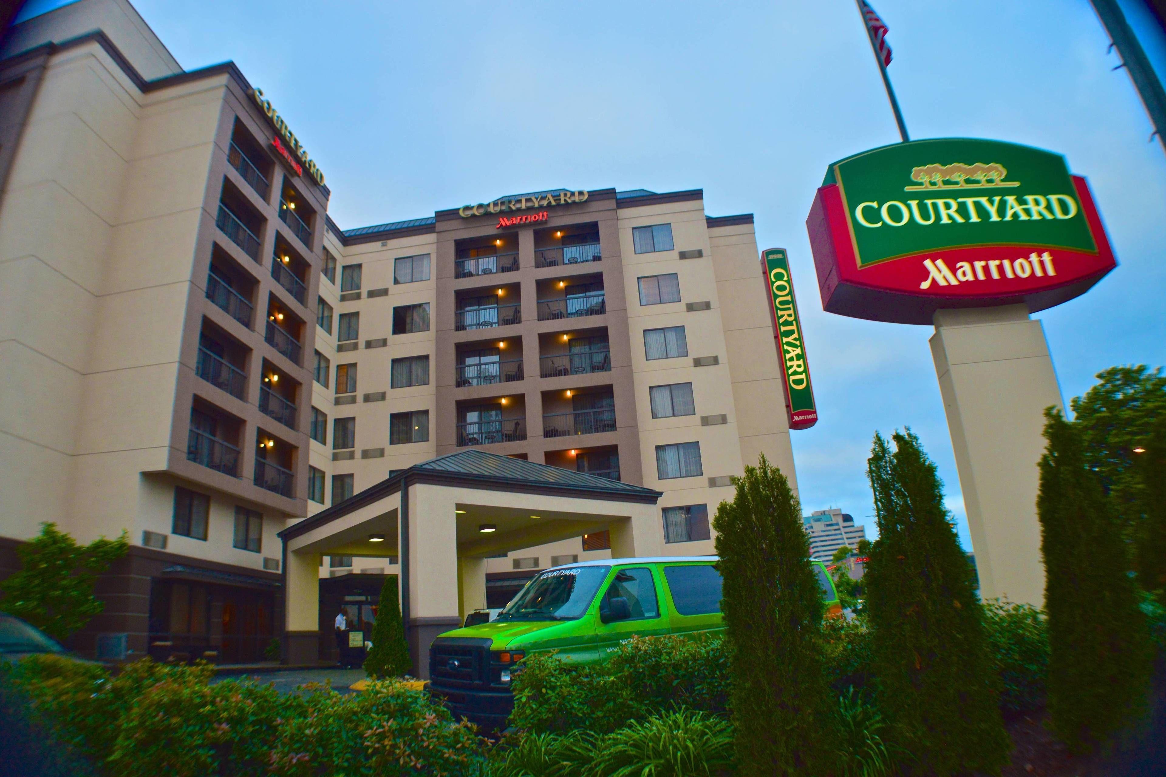 Courtyard By Marriott Vanderbilt West End Hotel