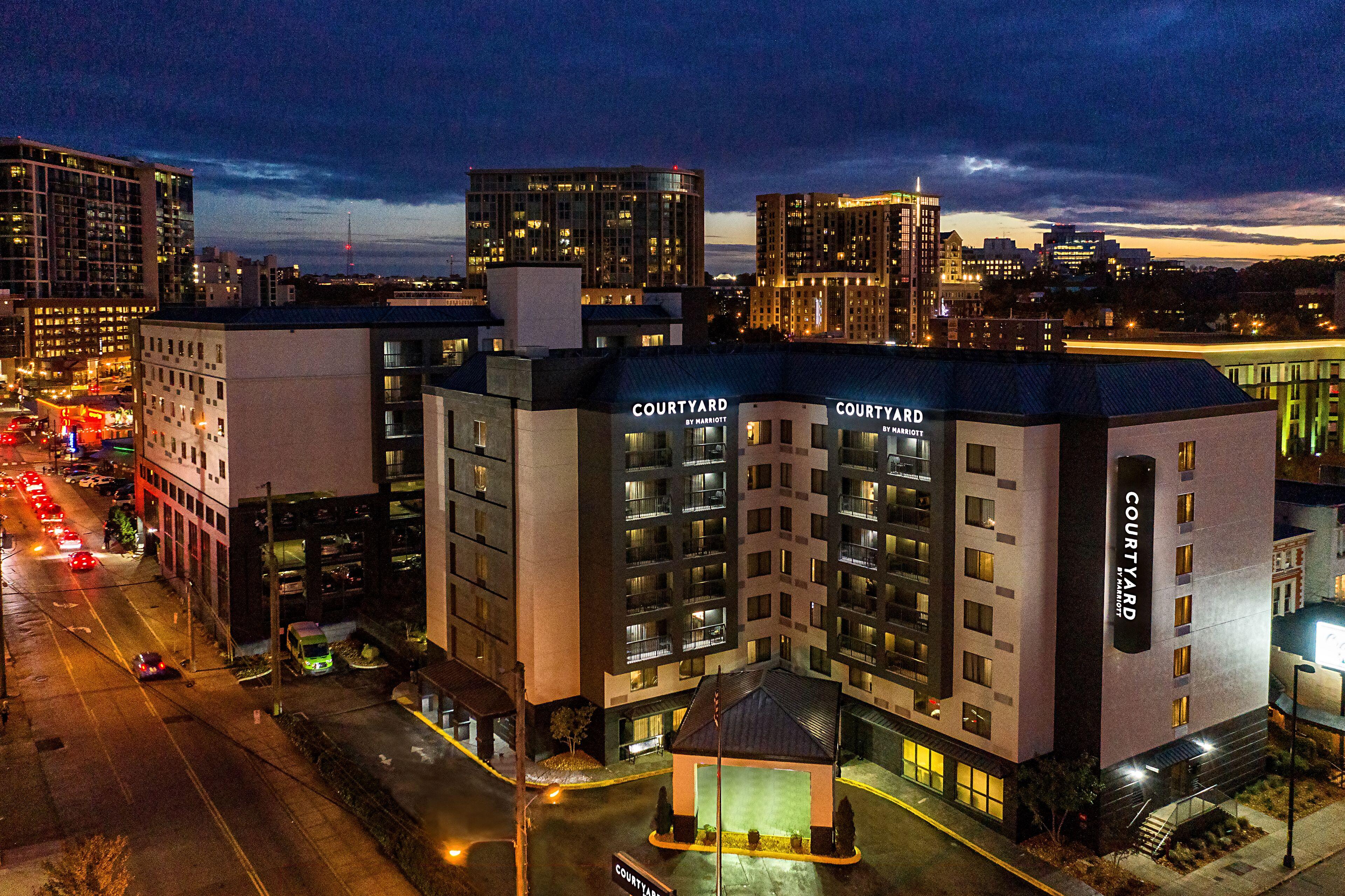 Courtyard By Marriott Vanderbilt West End Hotel