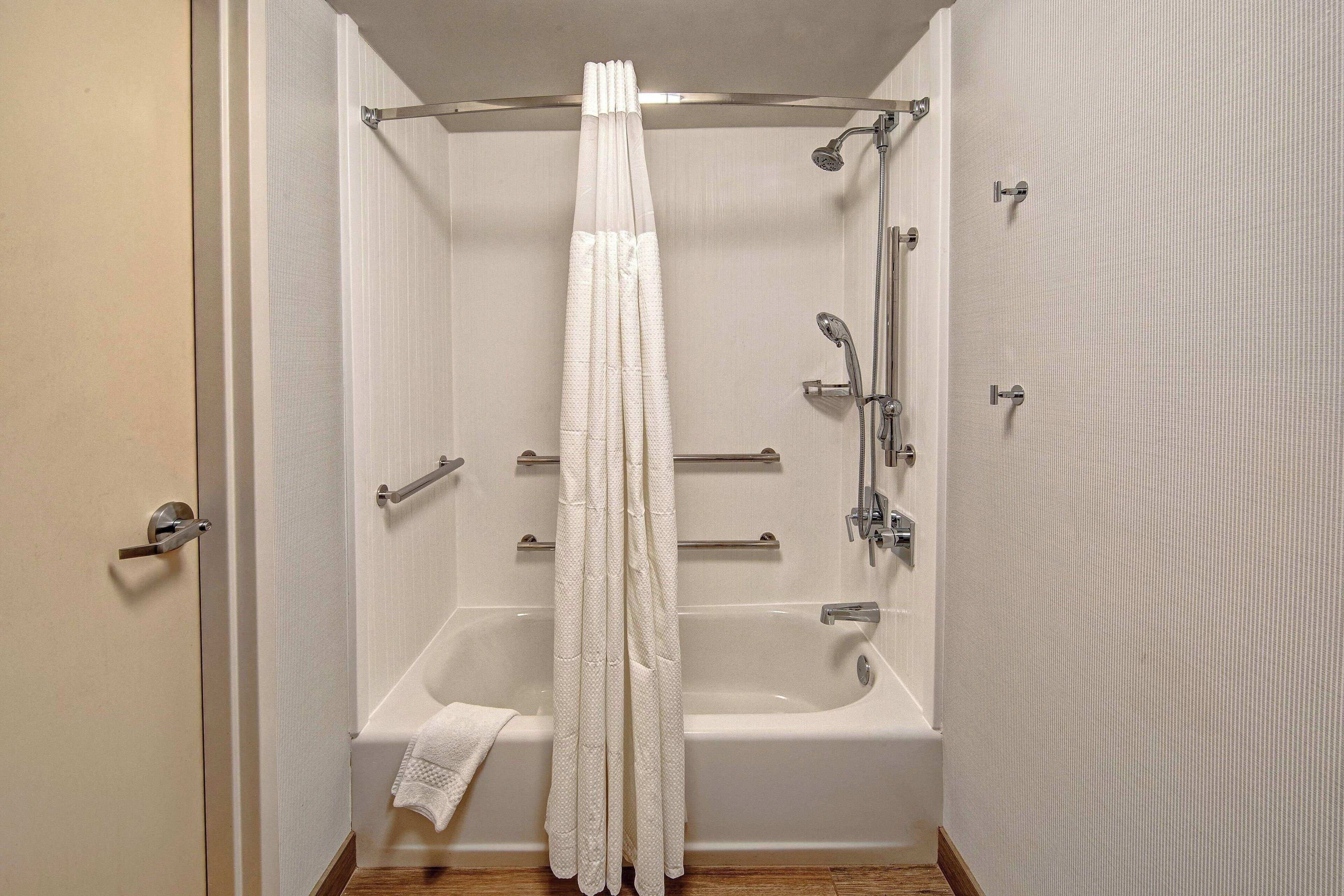 Courtyard By Marriott Vanderbilt West End Hotel