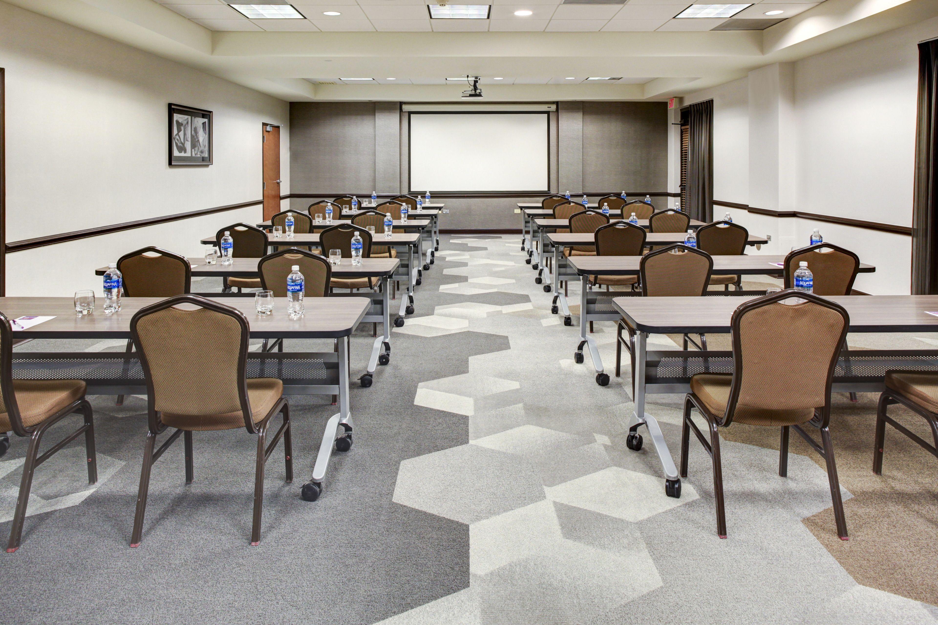 Hyatt Place Opryland Hotel 3*