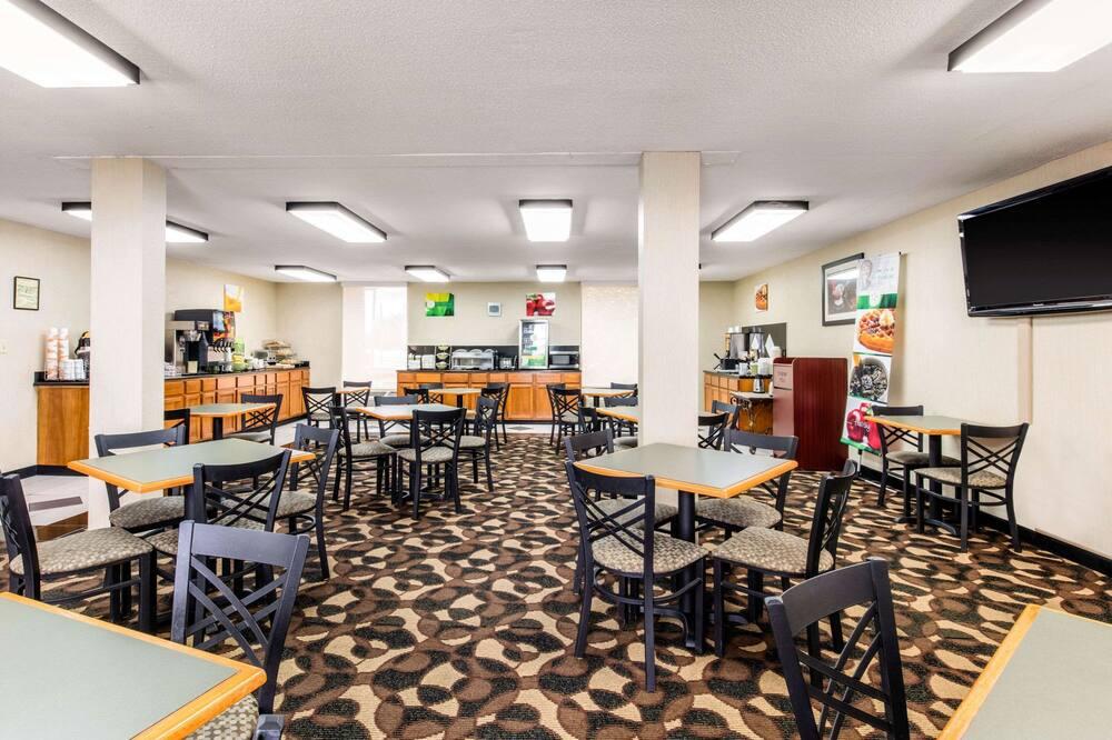 Spark By Hilton At Opryland Hotel