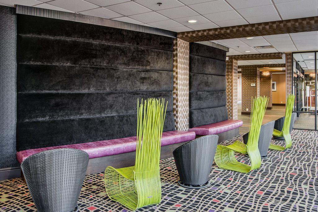 Hotel Downtown - Stadium By Ihg